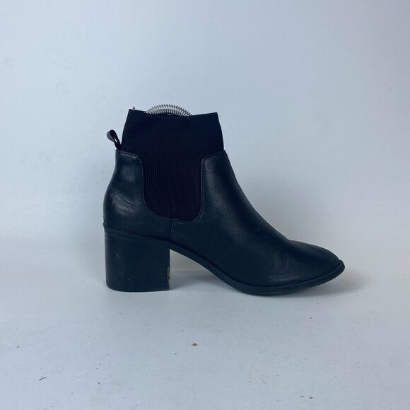 Steve Madden Erika Chelsea‎ Ankle Bootie Womens 8M Black Leather Elastic Goring - Picture 9 of 12